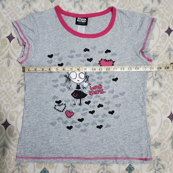 2000s Stupid Factory sleepwear graphic tee "Love hurts" in used condition - Picture 13 of 14